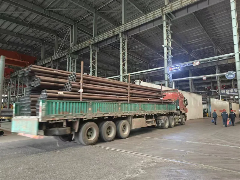 transport de tubes en acier sans soudure q235 (2)
